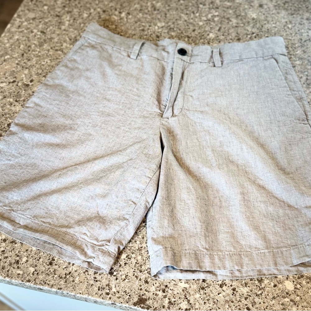 Banana Republic l Aiden Short l Size: 32 - Picture 2 of 10